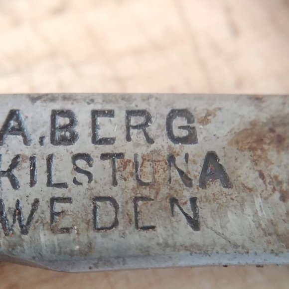 Vintage E A Berg Straight Razors with leather case - Picture 12 of 13